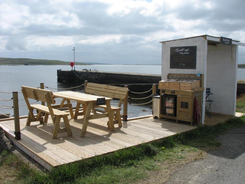 The Uyeasound Old Pier Cottage Belmont  Экстерьер фото